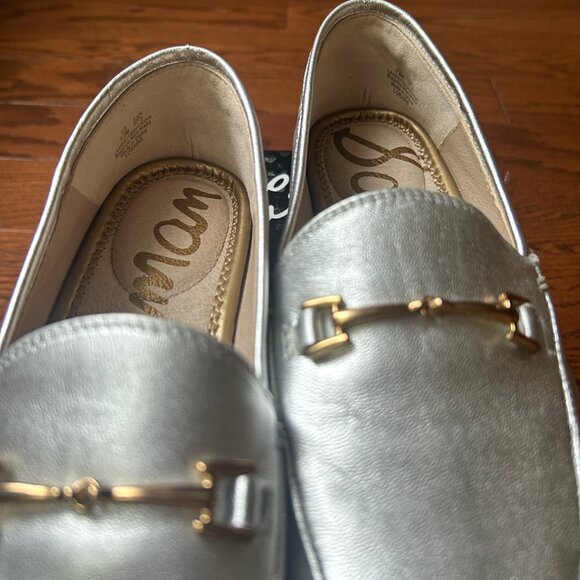 Sam Edelman Lorraine Silver Flats - Picture 5 of 6